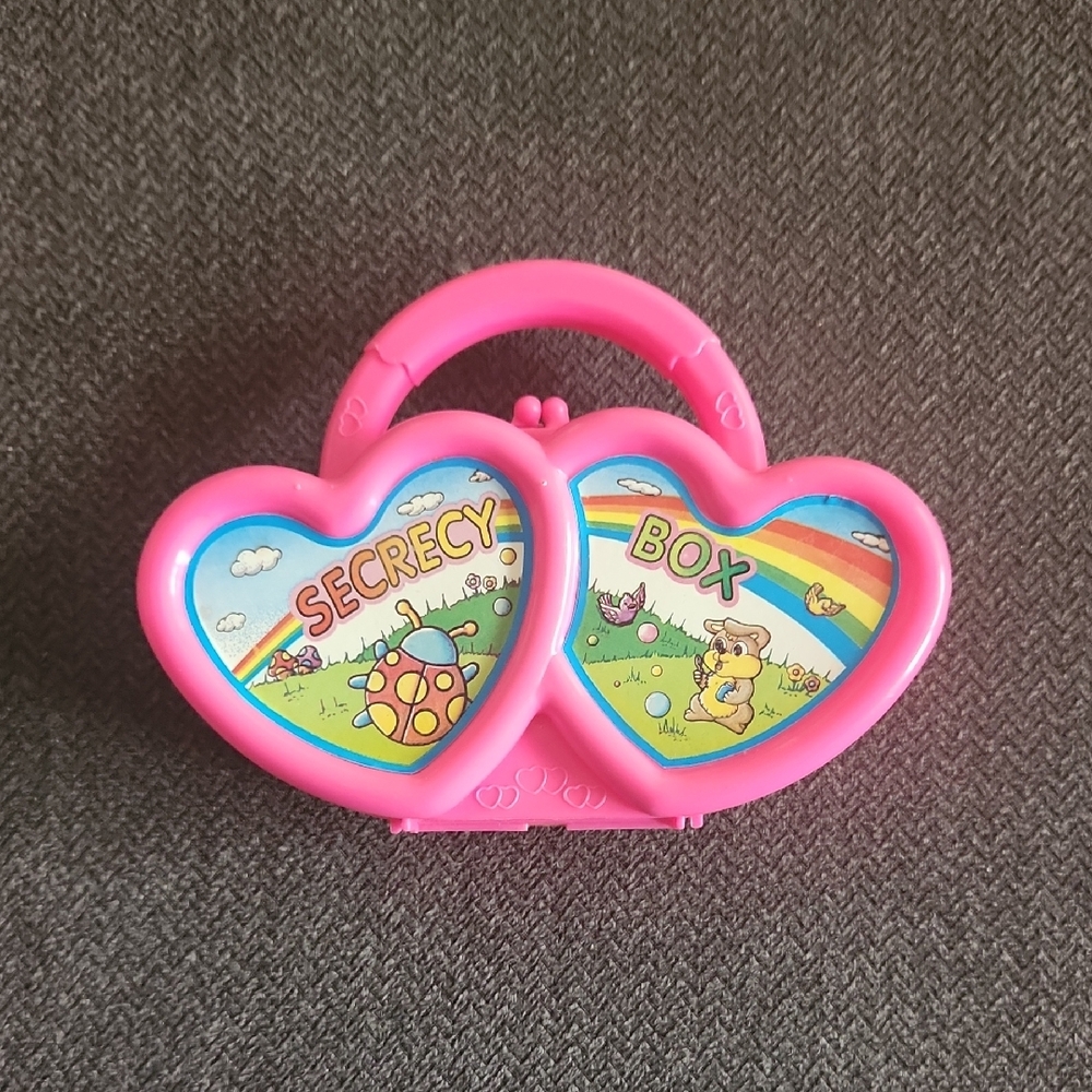 🔴Vintage pink heart-shaped "Secrecy Box" plastic kids toy/purse. One size.